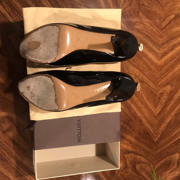 Louis Vuitton shoes. - Picture 5 of 7